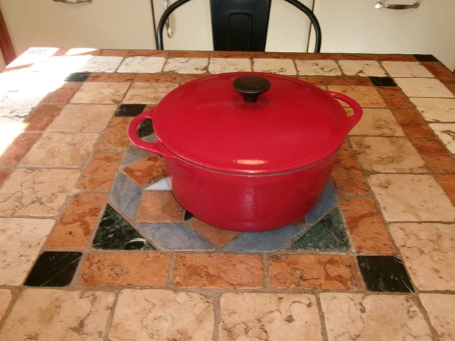Cocotte En Fonte Cousances Rouge – 20 Cm – Fabriquée En France – Ancienne