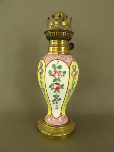 lampe à pétole ancienne vase à pans coupés décor chine rose Paris Samson ?