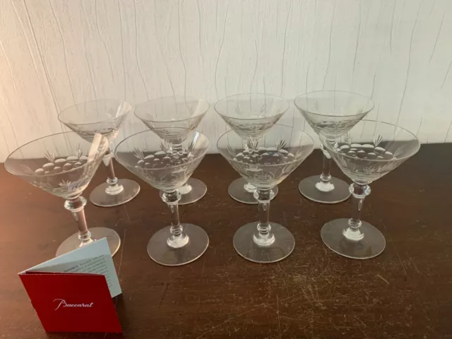 8 coupes à champagne modèle écaille épi en cristal de Baccarat (prix à la pièce)