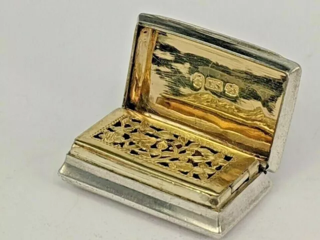 1814 Georgian silver vinaigrette with gold washed interior by John Shaw