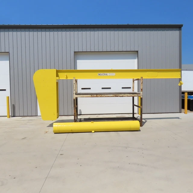 Industrial Equipment 1 Ton Cap Free Standing Jib Crane 18' Swing 15'-6" Travel