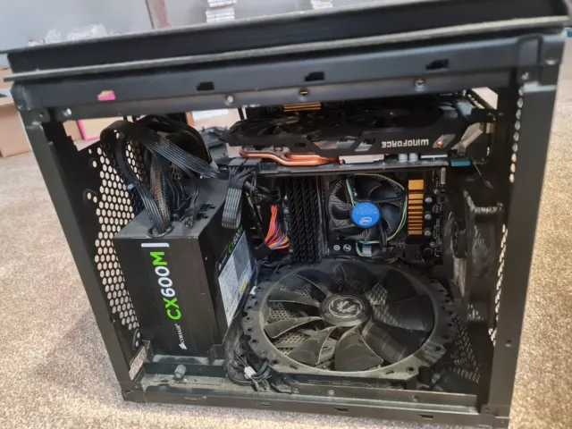PC Computer medium spec with graphics card / lots of ram (faulty - for parts)