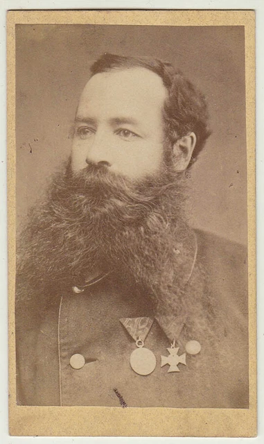 Echtes Original 1870er CDV Militär, Soldat mit Orden, Österreich
