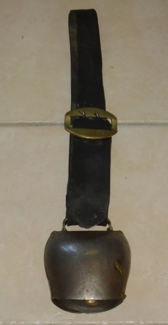 ANCIENNE CLOCHE de VACHE METAL DEVOUASSOUD CHAMONIX N°5 Première Qualité Métal - Vendu