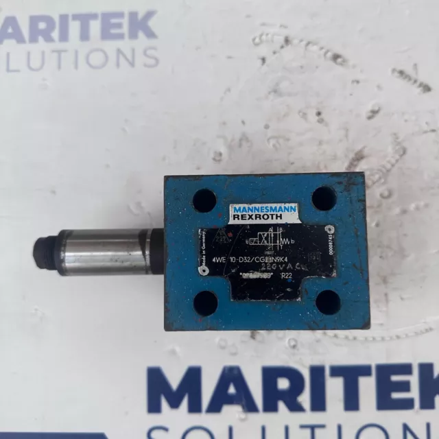 Mannesmann Rexroth 4WE 10-D32/CG24N9K4 Directional Control Valve