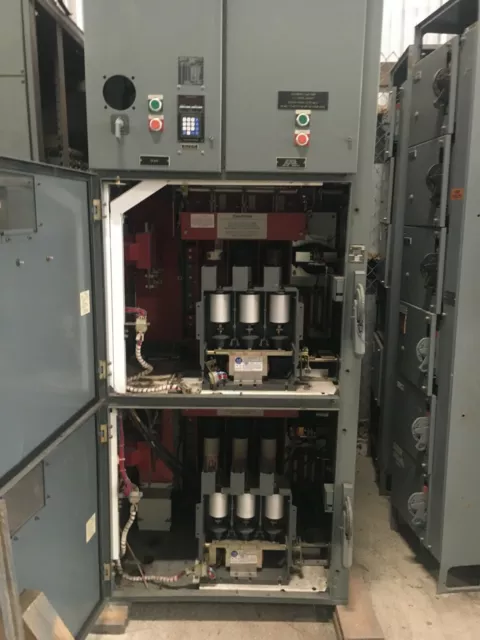 Allen Bradley 5 kV  (2 high) 400 Amp Vacuum Contactor   CAT# 1502-V4CCD1