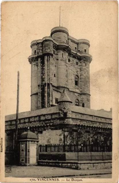 CPA VINCENNES - Le Donjon (519922)