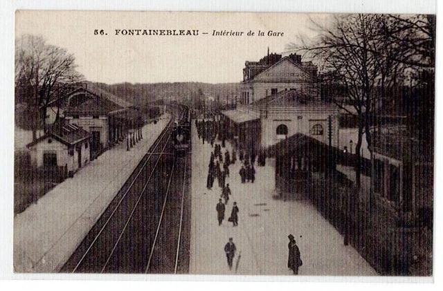 CPA 77 BRIE Env. Melun FONTAINEBLEAU Interior of the Station - Travellers Train