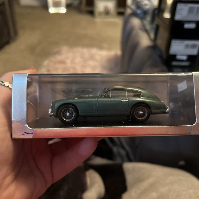 Spark 1/43 Aston Martin DB2/4 Drophead Cabriolet 1953 - British Racing Green