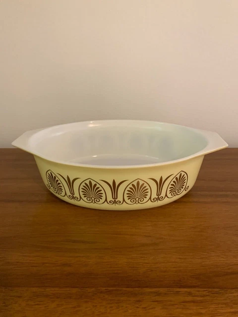 Vintage Pyrex Golden Classic 2 1/2 qt Casserole Dish Promotional Pattern