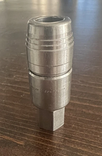 Swagelok Stainless Quick Connect Body 1/4 female SS-QTM2 316