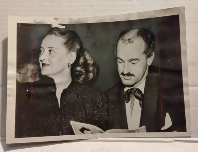 Bette Davis Candid 1950 Divorce News Service Photo