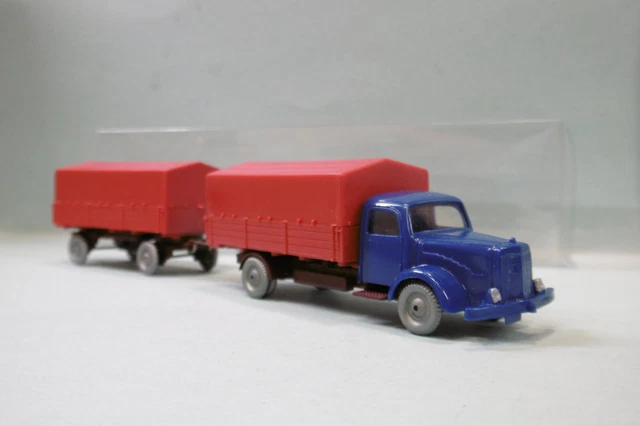 Miniature MERCEDES-BENZ NG 4x2 porteur bâché et remorque 1+2 essieux