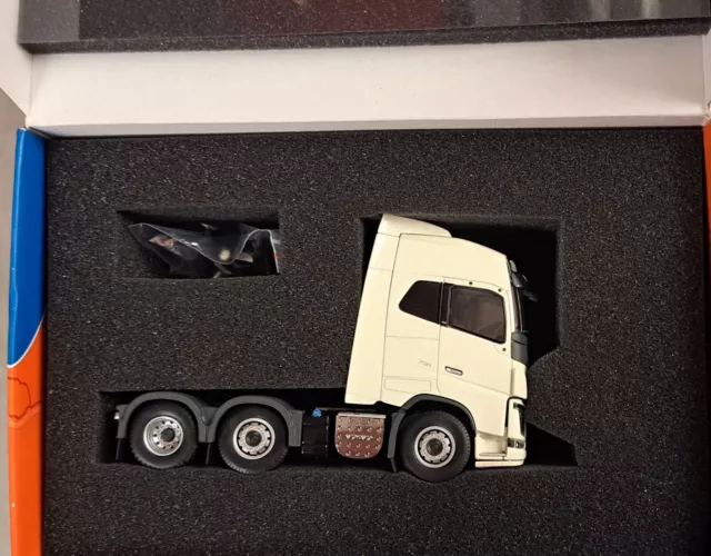 tekno 1:50 scale model trucks