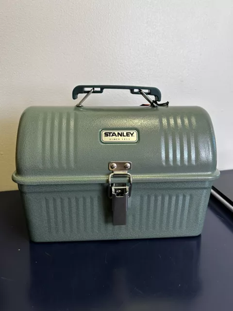 Stanley Classic 5.5qt Hammertone Navy Lunch Box