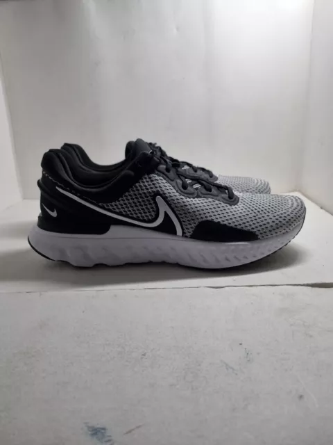 New Nike React Miler 3 Trainers Men’s Black / White Size UK 10