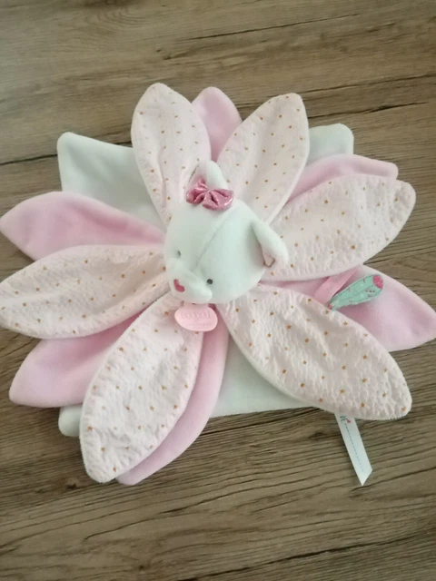 Doudou et compagnie plat collector chat rose blanc étoiles petale plume bleu