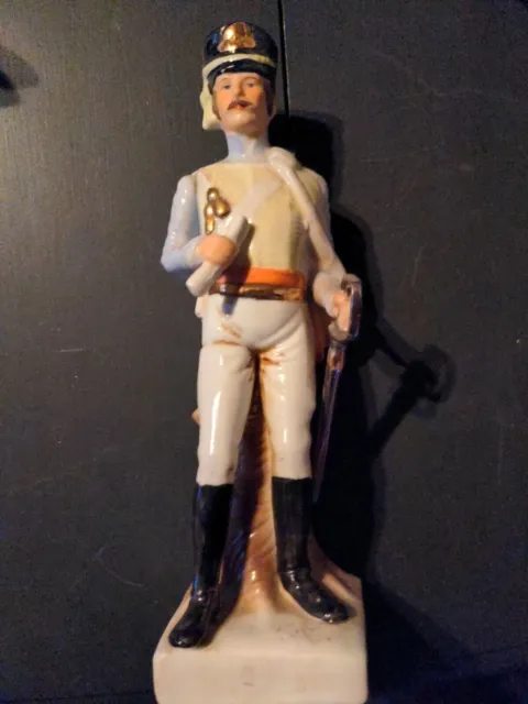 Vintage Military - Officier des Chasseurs - French Porcelain Figurine