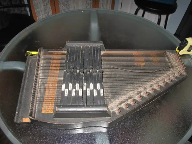 Original AUTOHARP trademark International Music Corp need TLC Old for Collection