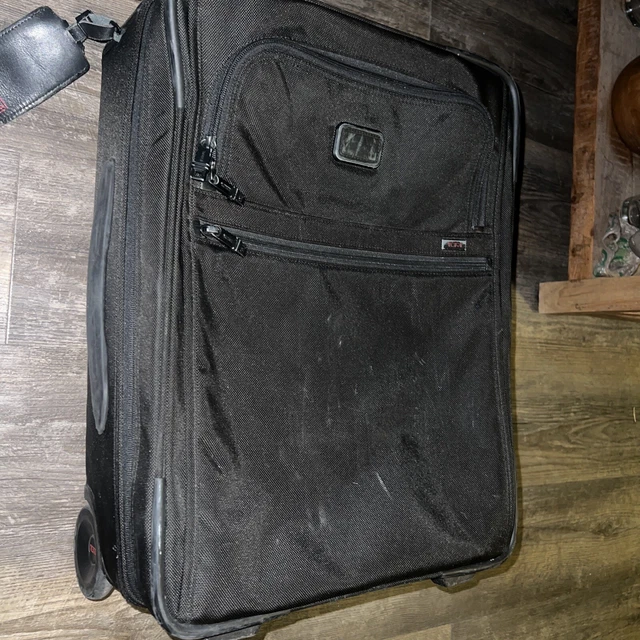 Tumi Alpha 2 Black International Expandable 2 Wheeled Carry-on - 22020D2 READ 2