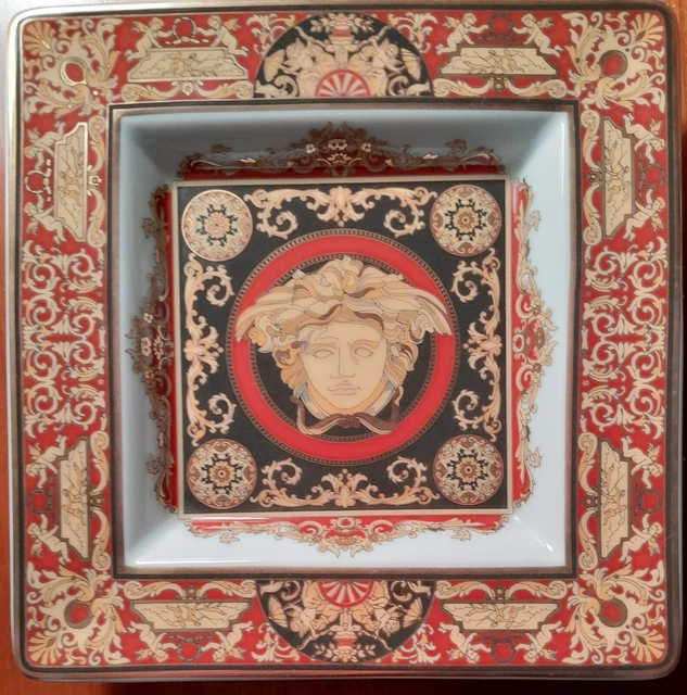 VERSACE ROSENTHAL MEDUSA luxurious elegant ashtray. 13.5x13.5 cm