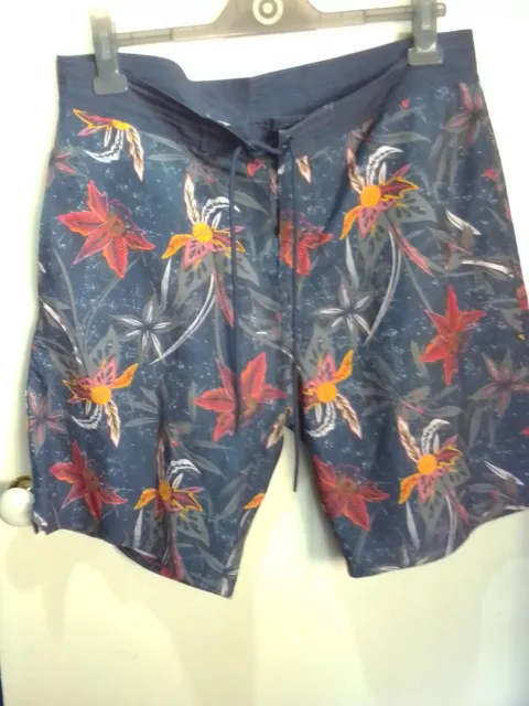 Mantaray Mens Shorts. Size 36. Blue. Tropical