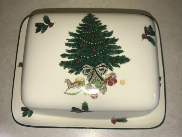 Lovely Mikasa Heritage Cab08 Christmas Story Rectangular Covered Butter Dish