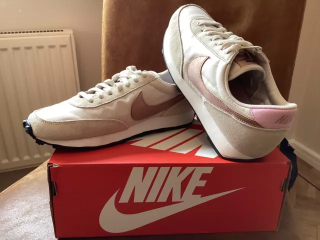 Rose gold sales trainers nike