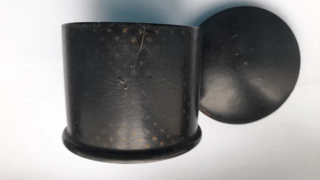 Boîte en carton bouillie - Lot 182 - enchères
