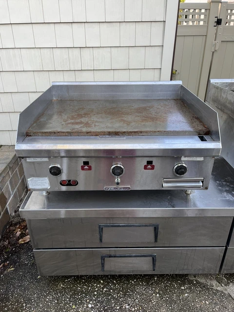 Southbend 36” Heavy-Duty Griddle Natural Gas Thermostatic 3-Burner Steel HDG-36
