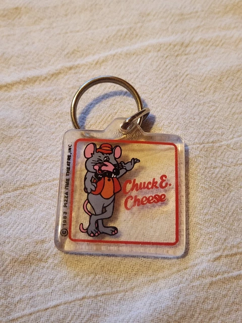 1983 VINTAGE CHUCK E Cheese’s Showbiz Pizza Time Acrylic Keychain Rare ...