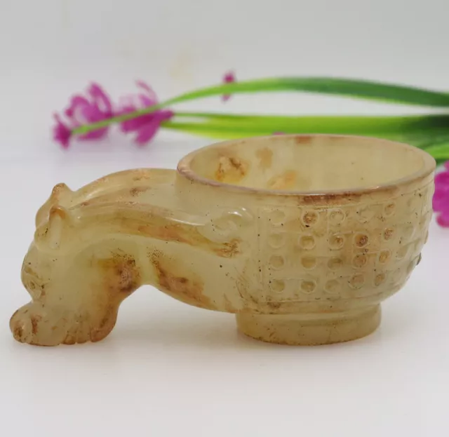 Chinese hand carved jade wine cup with cloud-shaped beast head handles D384
