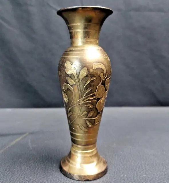 VINTAGE BRASS FLOWER Vase Art Deco Etched Leaf Design Fluted