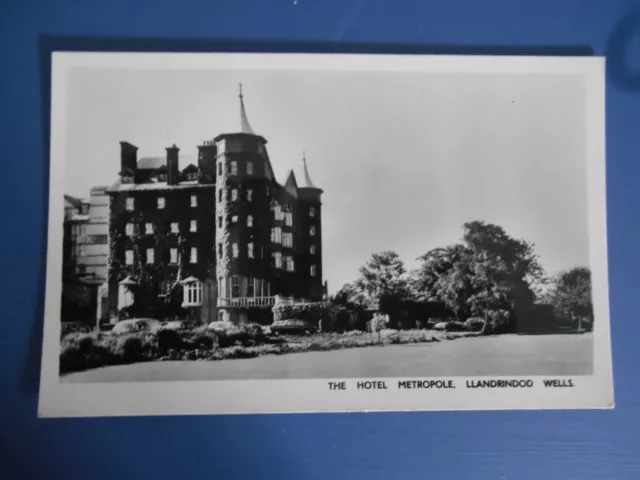 LLANDRINDOD WELLS HOTEL METROPOLE RADNORSHIRE c 1960s POSTCARD