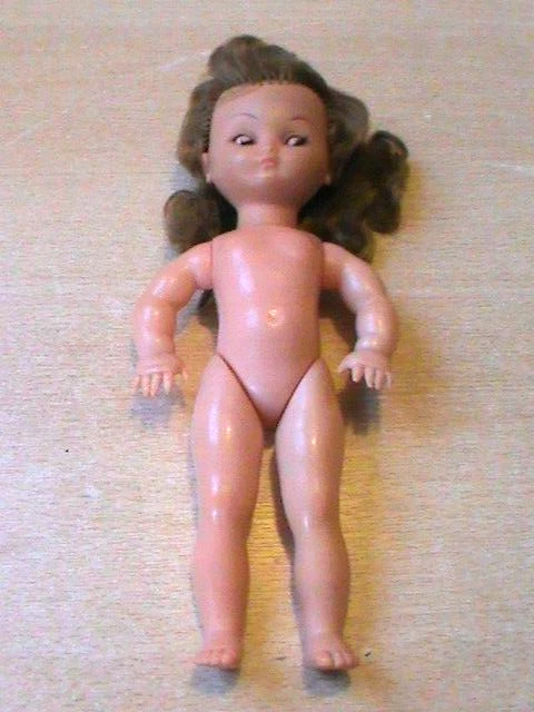 Ancienne poupee vintage Bella style Muguette plastique