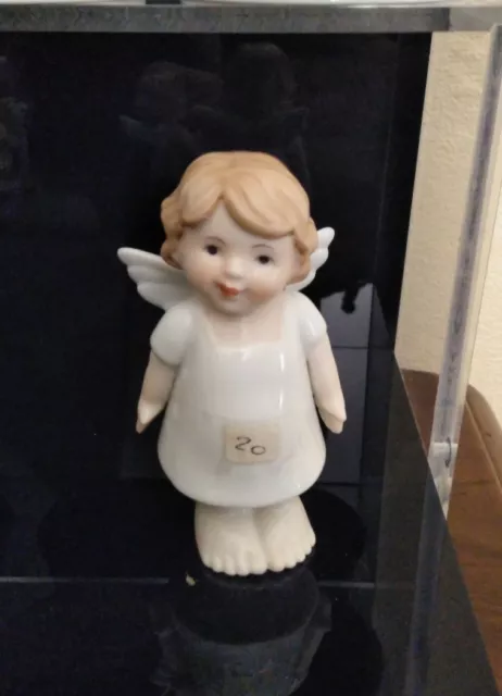 Hutschenreuther "Emma smile"angelo statuina Coll.Emma & Anton  cm 10