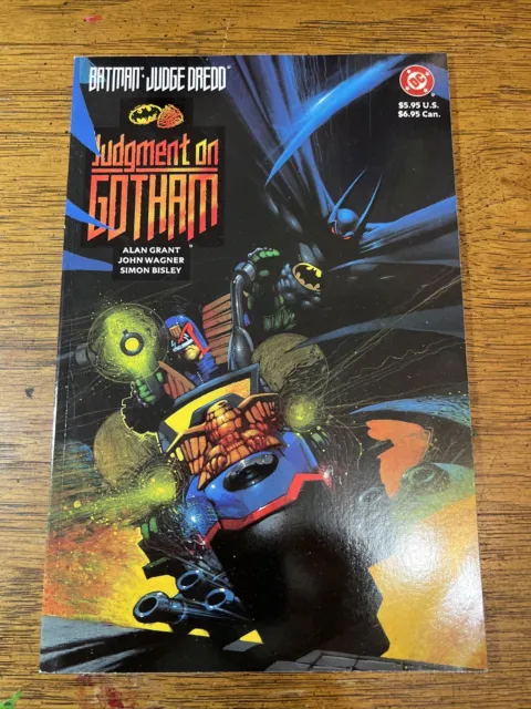 Batman Judge Dredd: Judgment on Gotham (DC) NM Free Ship at $49+