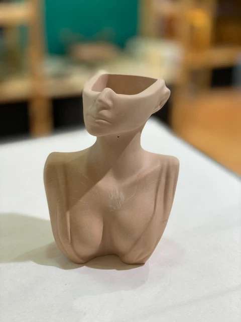 Vase Décoratif Laqué Fait Main – Ligne épurée (sans Marque, Occasion)