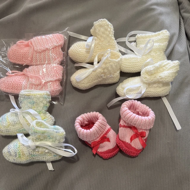 HUGE BULK Baby Girls Items Beanies Booties Bibs Socks Size Newborn GUC