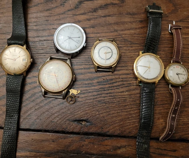 Lot De Montres Dans L'état Pour Pièces Ou A Rénover