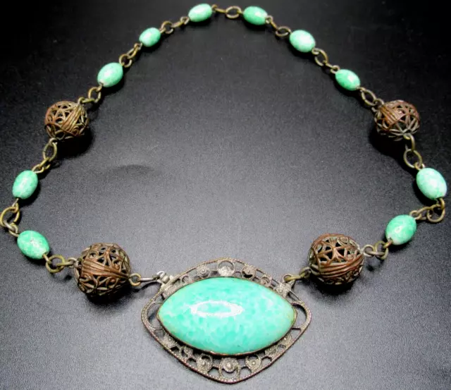 Beautiful Art Deco Green Mottled Glass Antique Czech? Necklace