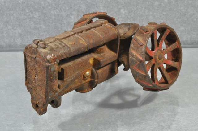 JE554 Vintage 20's Cast Iron Fordson Tractor / Tracteur 15cm/6" E/-