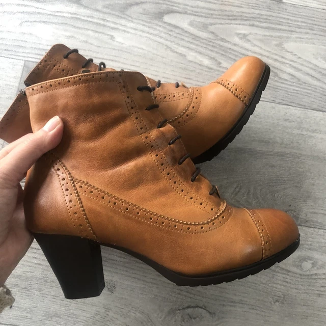 Ladies tan boots size 4 on sale