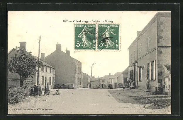 CPA Ville-Langy, Entrée du Bourg, vue de la rue 1912