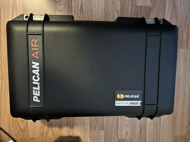 Black Pelican 1525 Air case  With Foam #015250-0001-110