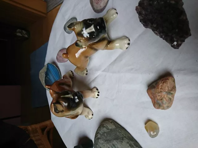 2 Stück Hund Boxer Figur Keramik farbig