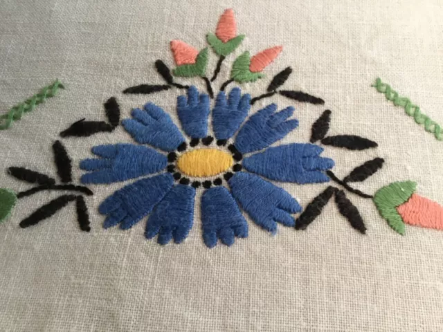 Vintage Embroidered Suppercloth Stunning