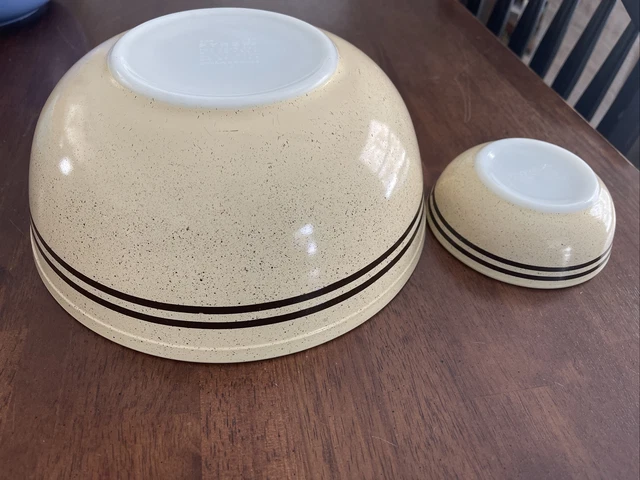 PYREX BOWL SET Promo Chip Dip Tan Speckled Brown Stripe 4 Qt #404 + Small #708 PYREX BOWL SET Promo Chip Dip Tan Speckled Brown Stripe 4 Qt #404 + Small #708