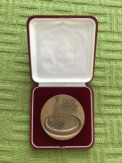 Olympic Participant Medal Moscow 1980 USSR in box Original Vintage Rare