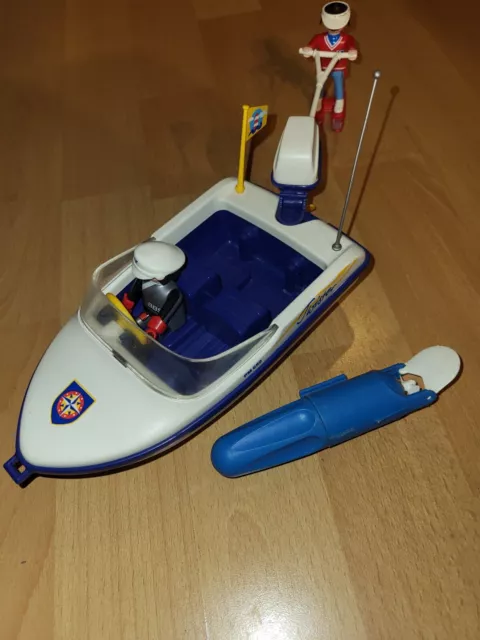 Playmobil Motorboot mit Wasserski, 2 Figuren und Unterwassermotor